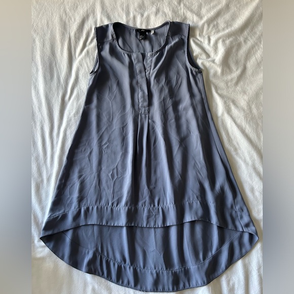 H&M Sleeveless top - $5 - Picture 2 of 3